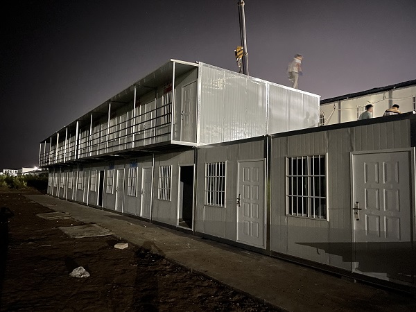 我司在西安交大創新港承接住人集裝箱項目